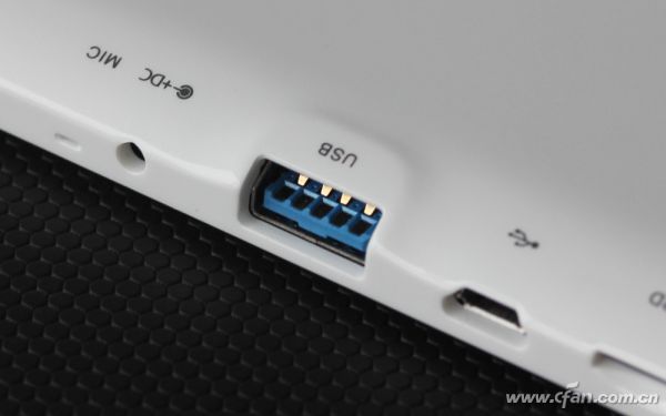 标准的USB3.0接口