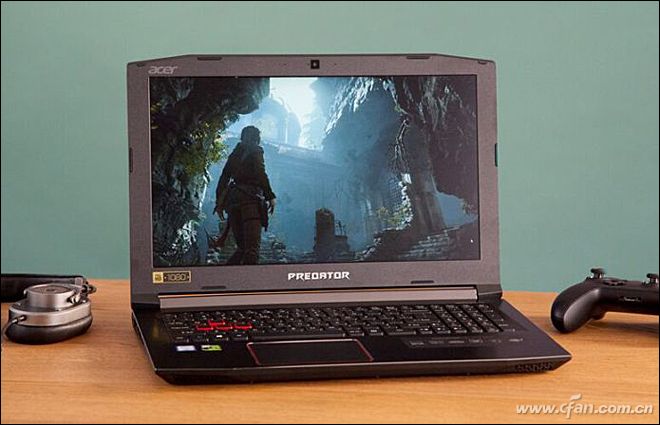 predator-helios-300-001-695