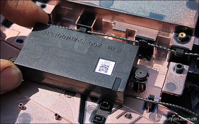 Acer_Helios_500_08