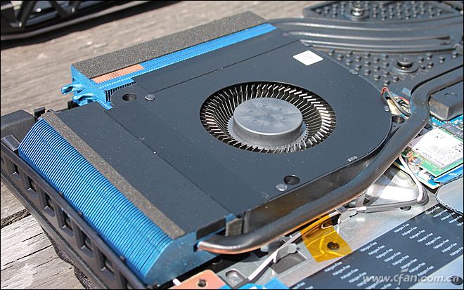 Acer_Helios_500_10