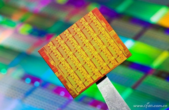 手机用上10nm？英特尔：别信他们的！_产品_电脑爱好者