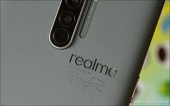 realme X2 Pro大师版图赏：源于水泥的科技工业风_新闻_电脑爱好者